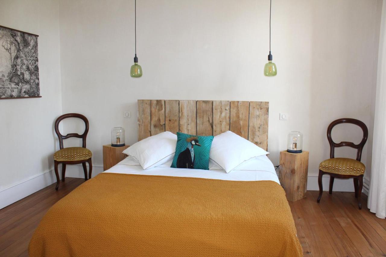 ลา กร็องด์ แมซง Bed & Breakfast Montmeyran ภายนอก รูปภาพ