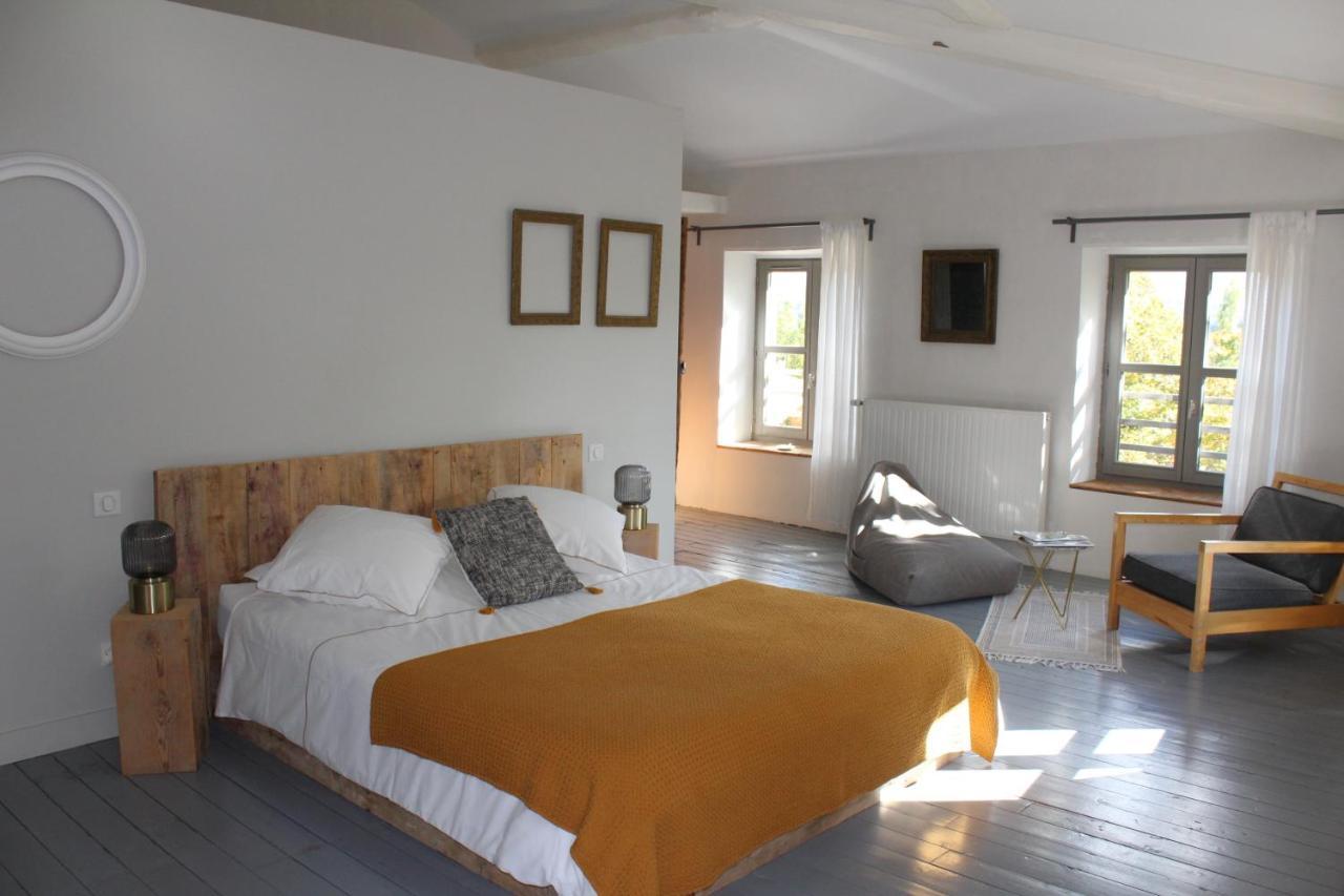 ลา กร็องด์ แมซง Bed & Breakfast Montmeyran ภายนอก รูปภาพ