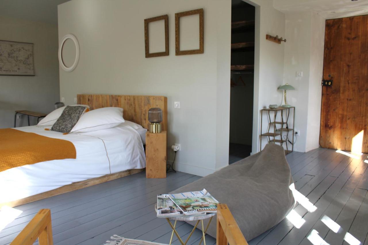 ลา กร็องด์ แมซง Bed & Breakfast Montmeyran ภายนอก รูปภาพ