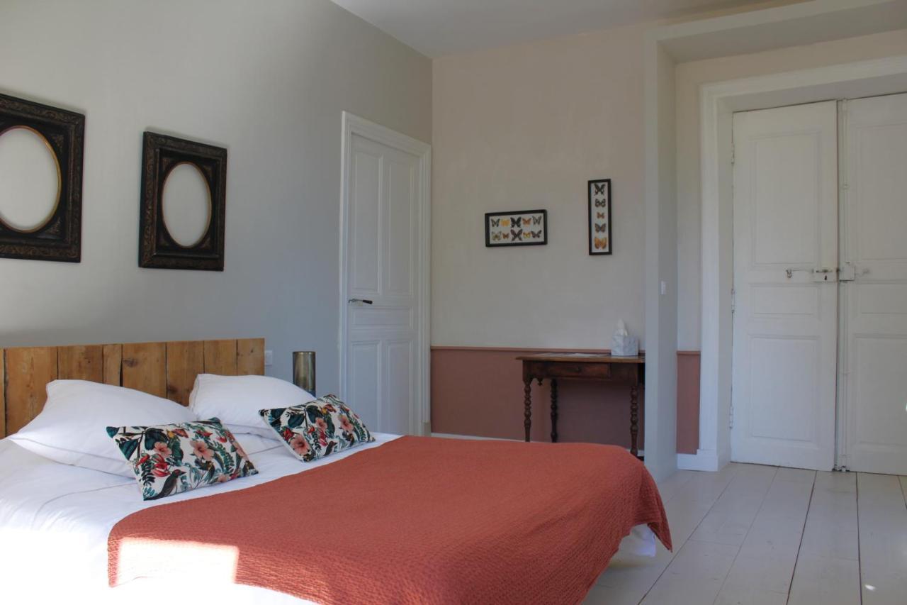 ลา กร็องด์ แมซง Bed & Breakfast Montmeyran ภายนอก รูปภาพ