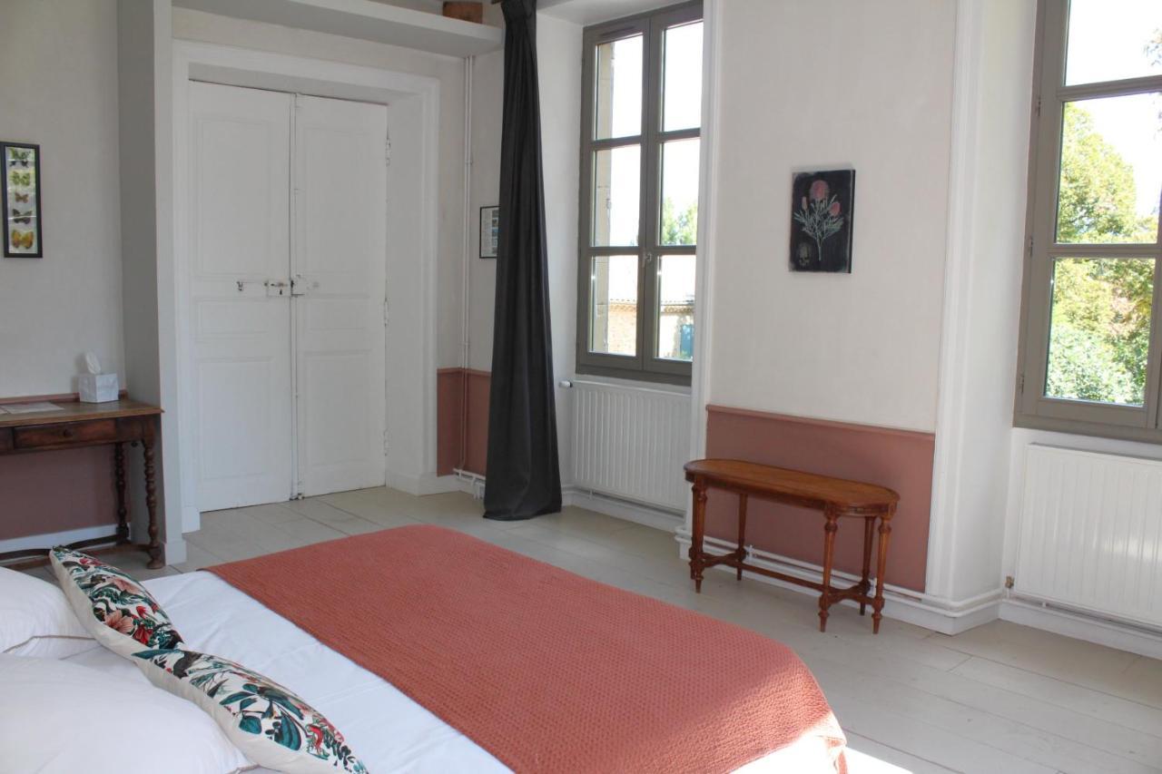 ลา กร็องด์ แมซง Bed & Breakfast Montmeyran ภายนอก รูปภาพ