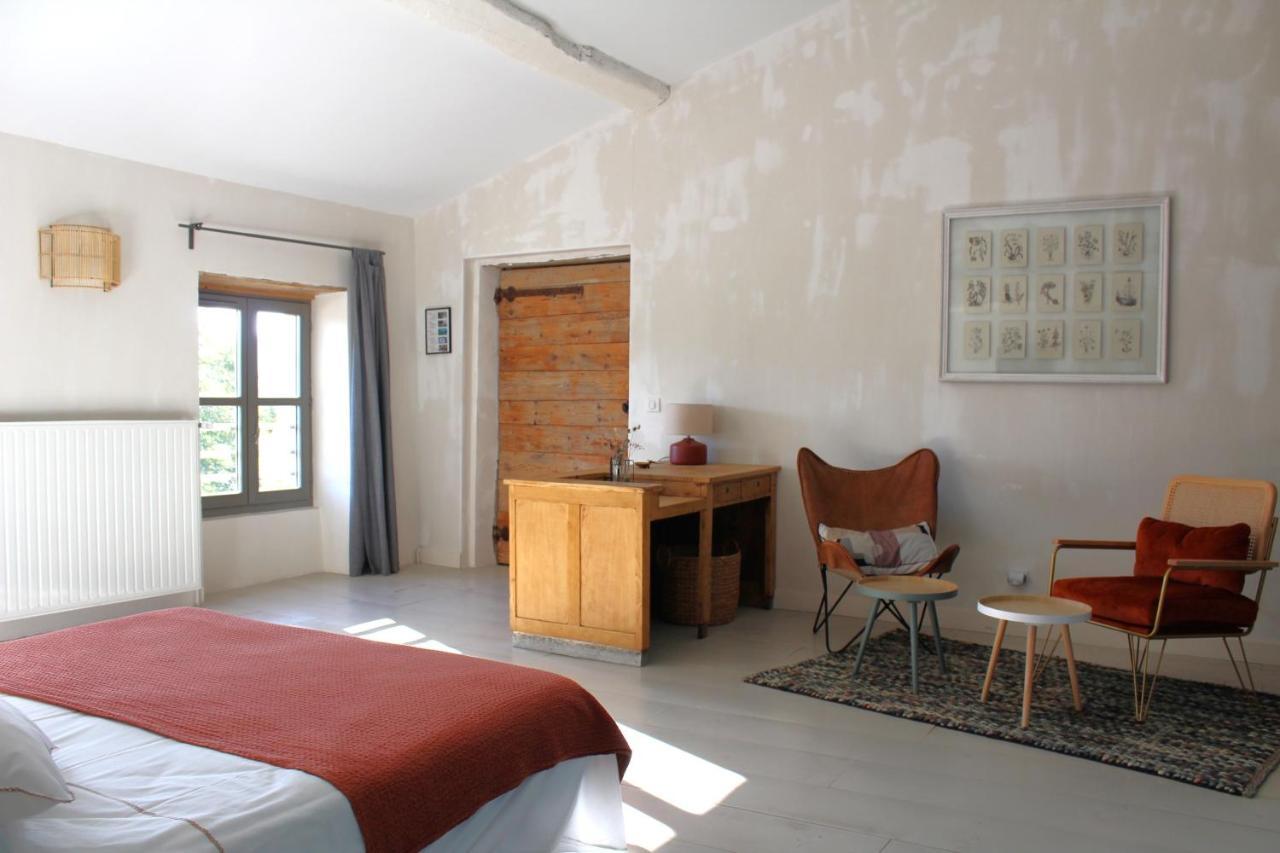 ลา กร็องด์ แมซง Bed & Breakfast Montmeyran ภายนอก รูปภาพ