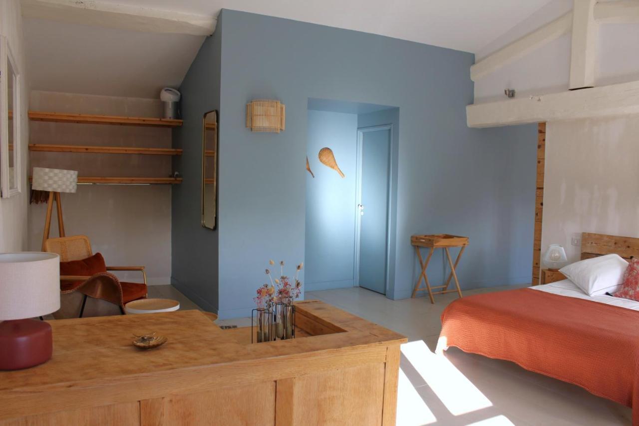 ลา กร็องด์ แมซง Bed & Breakfast Montmeyran ภายนอก รูปภาพ