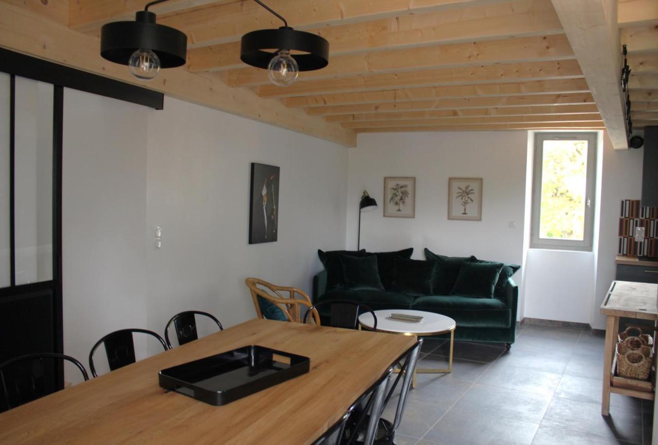 ลา กร็องด์ แมซง Bed & Breakfast Montmeyran ภายนอก รูปภาพ