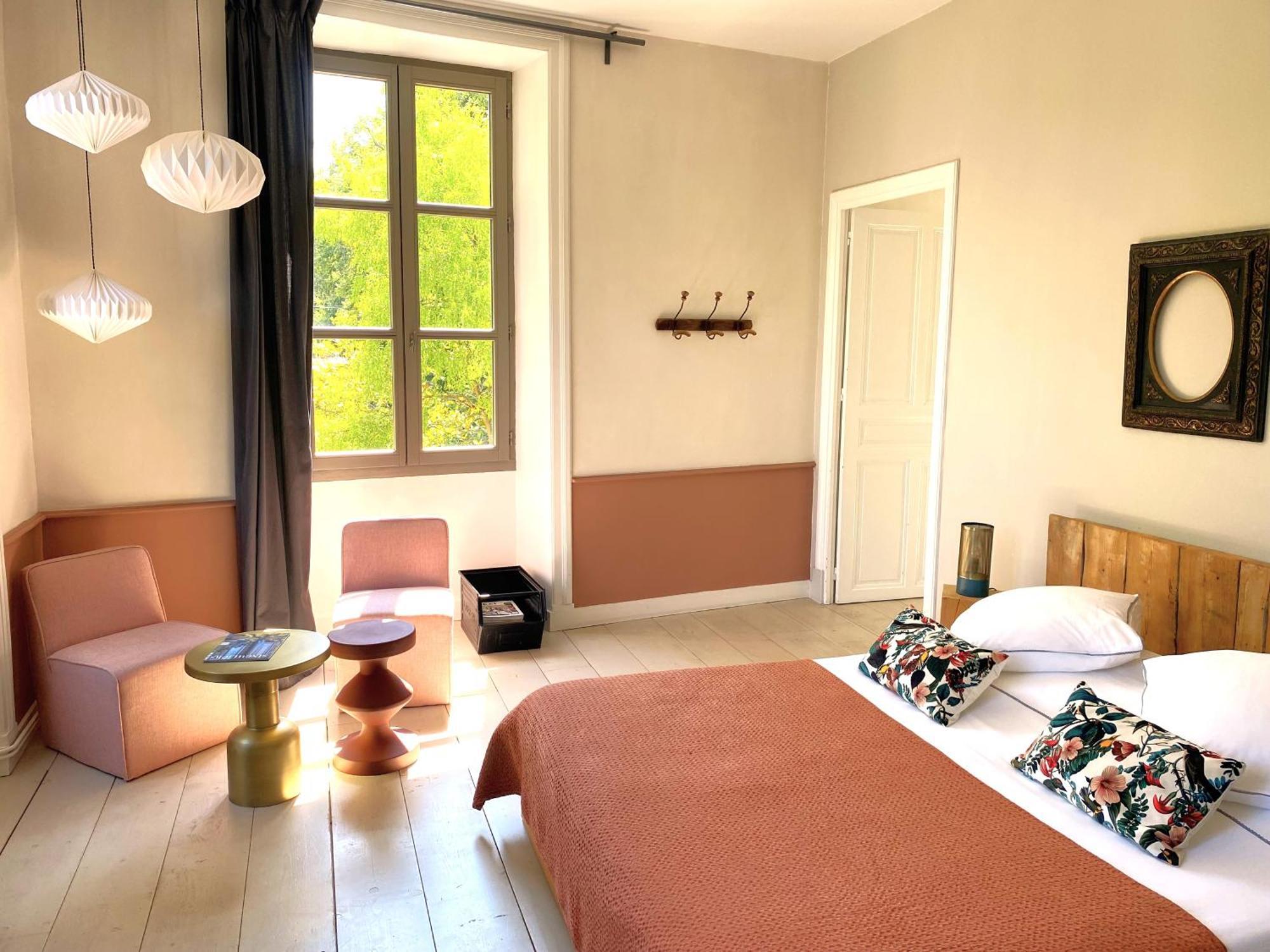 ลา กร็องด์ แมซง Bed & Breakfast Montmeyran ภายนอก รูปภาพ