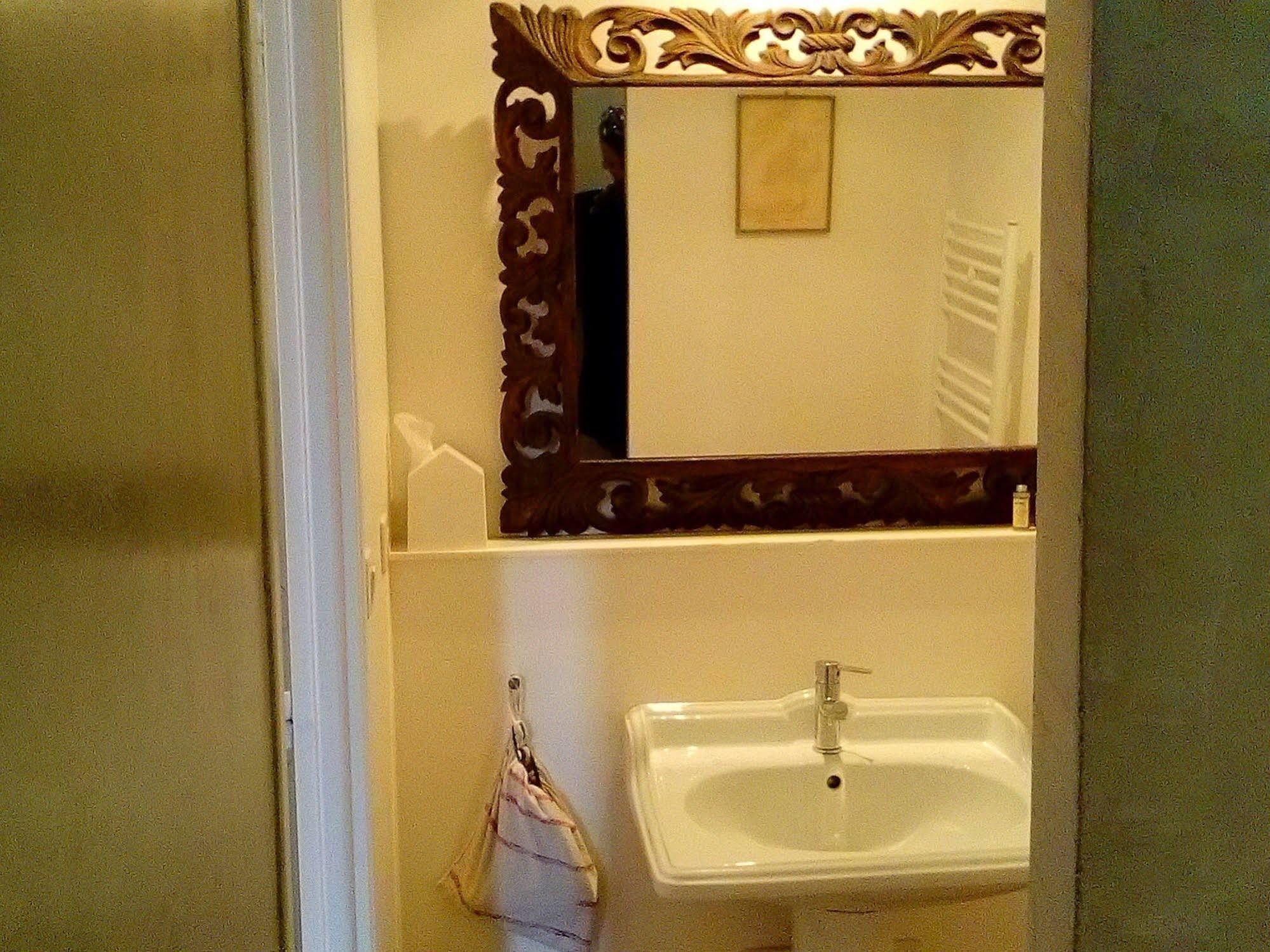 ลา กร็องด์ แมซง Bed & Breakfast Montmeyran ภายนอก รูปภาพ