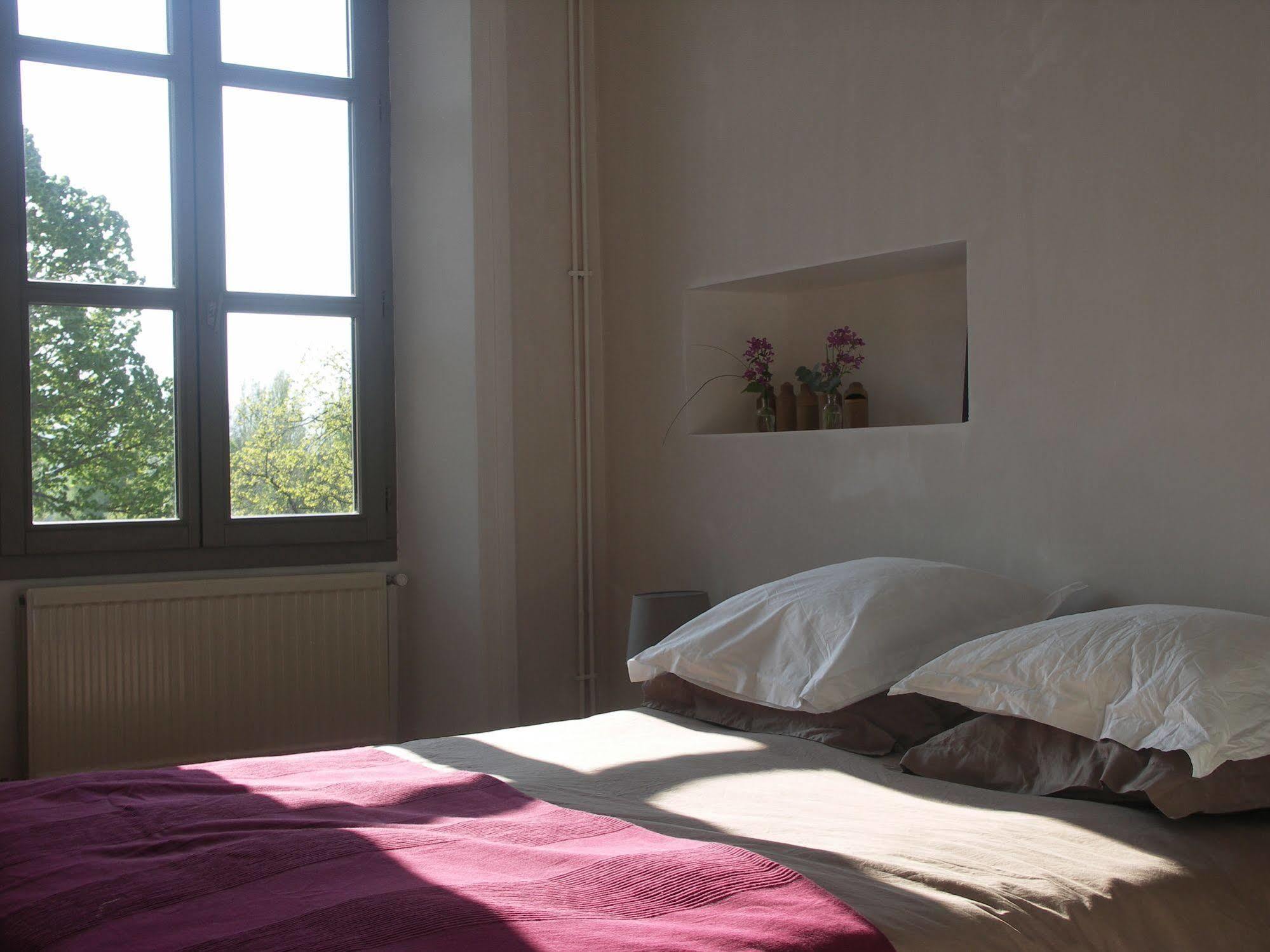 ลา กร็องด์ แมซง Bed & Breakfast Montmeyran ภายนอก รูปภาพ